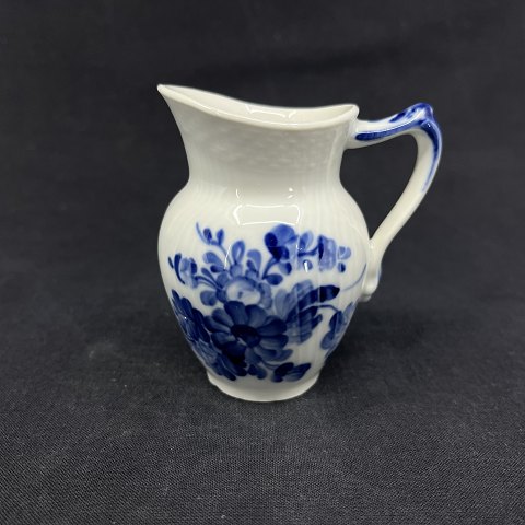 Small Blue Flower Curved creamer
