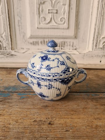 Royal Copenhagen Blue fluted half lace sugar bowl No. 605
