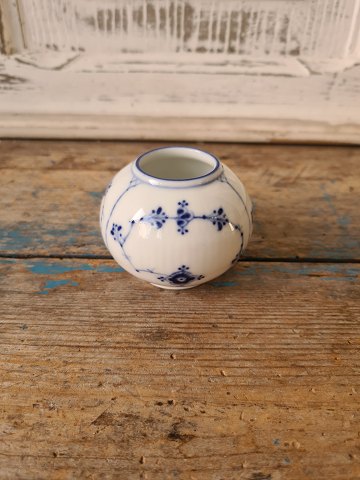 Royal Copenhagen Blue fluted small vase No. 498