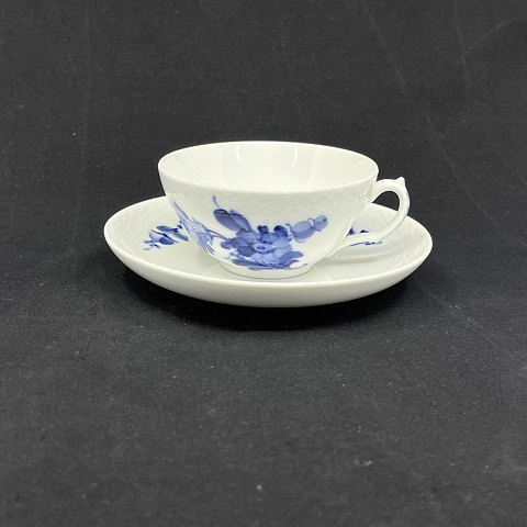 Blue Flower Braided tea cup
