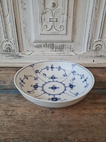 Royal Copenhagen Blue Fluted bowl no. 19