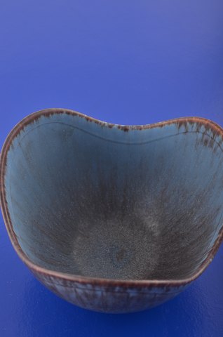 Gunnar Nylund for Rorstrand Bowl in glazed stoneware
Beautiful glaze in blue and brown 
1950s
Stamped first quality
