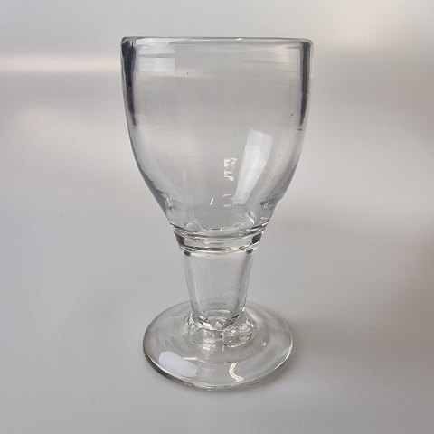 Antik vinglas
på stilk
11,5 cm