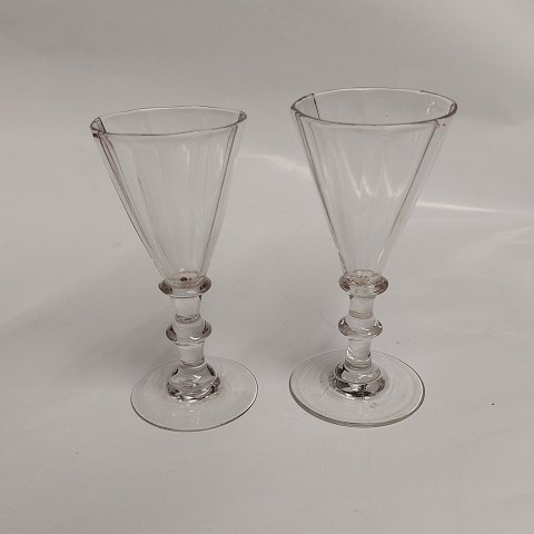 Par snegle glas fra Holmegaard