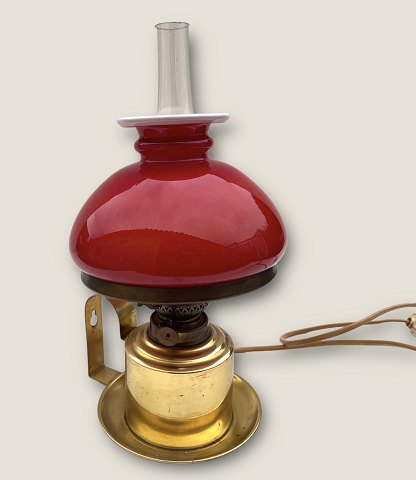 Holmegaard
Lampe
Med rød skærm
*500kr