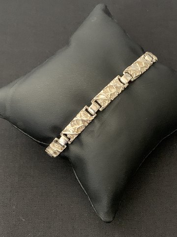 Silver bracelet in 925 sterling silver, stamped SD. Unique timeless pattern.