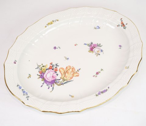 Dish - Kgl. Saxon Flower - Hand Painted - Decorated With Gold - Royal Copenhagen 
- Approx. Year 1923
Great condition
