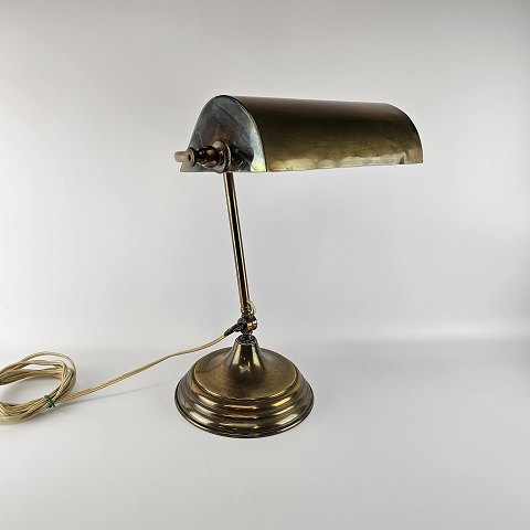 Arkitekt bordlampe
nr. 841
messing
