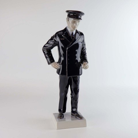 B&G figur
2502
Mand i blå uniform
29 cm