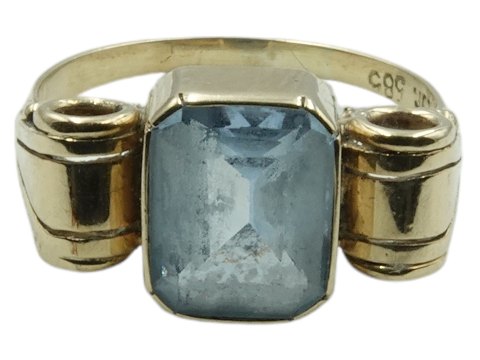 Hugo Grün 14 karat guld
Ring med blå akvamarin fra 1950-1960 - Str. 53