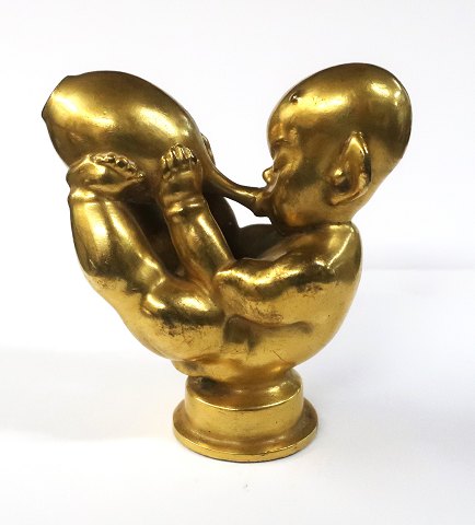 Arno Malinowski. Forgyldt bronzefigur. Lavet som signet. Højde 7,5 cm.