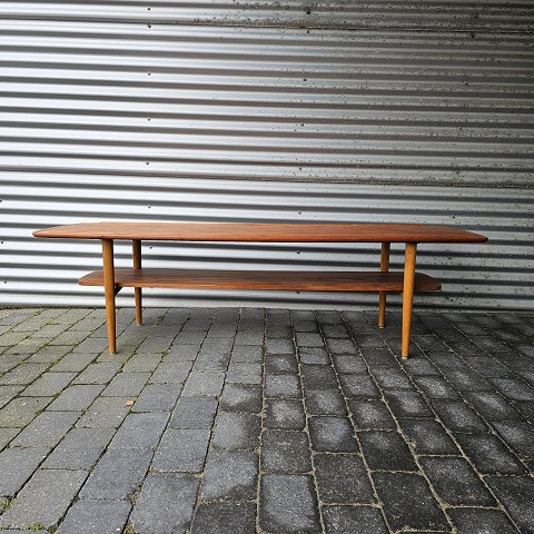 Aflangt sofabord 
Teak