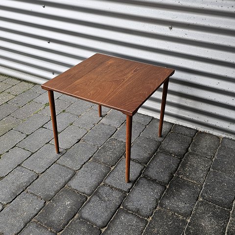 Hvidt og Mølgaard 
Firkantet bord
Teak