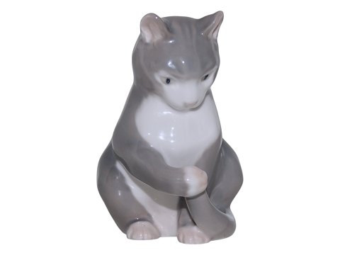 Bing & Grøndahl figurGrå / hvid kat der leger med sin hale