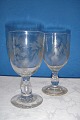 Pair wine glasses
