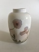 Royal Copenhagen Art Nouveau Vase med Lyserøde Blomster No 135/18