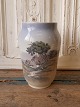 Royal Copenhagen vase dekoreret med landskabs motiv no. 2854/3604