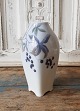 Royal Copenhagen Art Nouveau vase dekoreret med hyldebær no. 1218/240