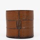 Mette Augustinus Poulsen / Eget værksted
Cylinderformet vase med okker og sort glasur. Signeret.
1 stk. på lager
Original stand
