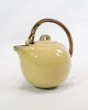 Teapot - Stoneware/Ceramic - Light Yellow Glaze - Handle Made Of Bamboo - Eva 
Stæhr Nielsen - Saxbo
Great condition
