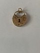 Pendant 14 carat gold, designed as a padlock. Classic pendant.