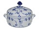 Blue Fluted Plain
Lidded bowl for butter