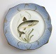 Royal Copenhagen. Angelgestell Nr. 19. Modell 3002. Durchmesser 22,5 cm. Salmo 
cæcifer. Hergestellt vor 1923. (1 Wahl)