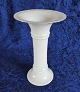 Holmegaard Kunstglas. Vase/Kerzenhalter aus Milch Weißglas 18,5cm.