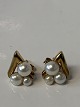 8 carat gold Earrings with Pearls.
Measures 1 x 1,4 cm.