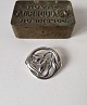 Evald Nielsen skønvirke broche i sølv dekoreret med vintergækker