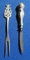 2 pieces of cutlery for e.g. olives. Fork 11.5cm in 830 silver, knife 10.5cm 
without stamps.