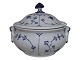 Blue Fluted Plain
Small round soup tureen from 1898-1923