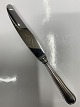 Dobbeltriflet Frokost / Middagskniv 
Længde 20,9 cm 
Slagelse Sølv