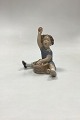 Royal Copenhagen Figur - Pige med Æblekurv No. 3557