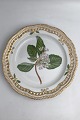 Royal Copenhagen Flora Danica Tallerken med gennembrudt kant No. 20/3526
