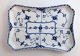 Royal Copenhagen. Musselmalet, halvblonde. Firkantet fad. Model 716. Længde 22,5 cm. Bredde 14,5 cm. (1 sortering). Produceret før 1923