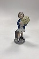 Royal Copenhagen Månedsfigur Maj - Pige med Blomster No. 4527