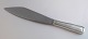 Georg Jensen. Sterlingsølv. Kagekniv med stålklinge. Længde 25 cm.