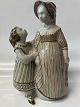 B&G Stentøjs figur - Mor og datter.No. 206.Højde 25 cm.