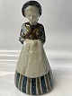 B&G Stentøjs figur - Kvinde i egnsdragt.No. 7205/10.Højde 24 cm.