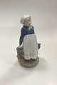 Royal Copenhagen Figur Pige med Frokost No. 815