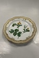 Royal Copenhagen Flora Danica  Fad med gennembrudt rand No 20/3574