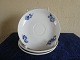Blå Blomst Flettet porcelæn. Sæt á 3 underkopper nr. 8041 fra 1898-1923 til kaffekopperne.