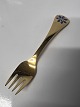 Georg Jensen Års gaffel 1986, Blå anemone, sterlingsølv.Længde 14,8 cm.