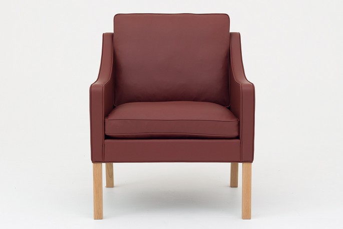 Børge Mogensen / Fredericia Furniture
BM 2207 - Reupholstered armchair in Spectrum Rust leather (code 30109). We 
offer upholstery of the chair in fabric or leather of your choice.
Availability: 6-8 weeks
Renovated
