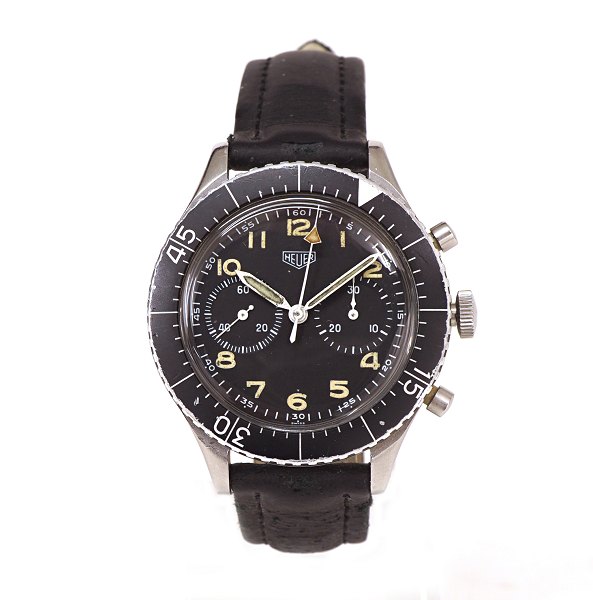 Heuer Bundeswehr Uhr. Rückseite mit Gravur. Ref. 1550 SG. Um 1967 hergestellt. 
D: 43mm