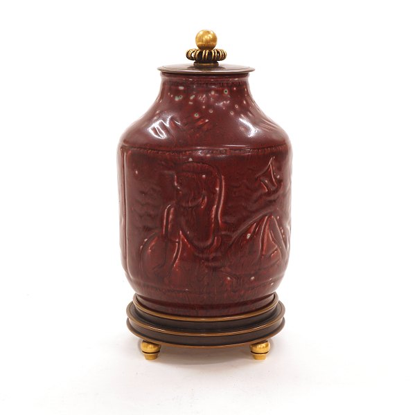 Jais Nielsen, 1885-1961, for Royal Copenhagen: A lidded jar, Signed. #2370. H: 
20cm