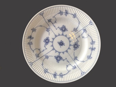 Plate, blue fluted
Royal Copenhagen
China
D: 21,2 cm
i. sorting
6
