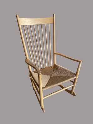 Rocking chair
FDB
Beech, braided paper yarn
Good used condition
Hans J Wegner
