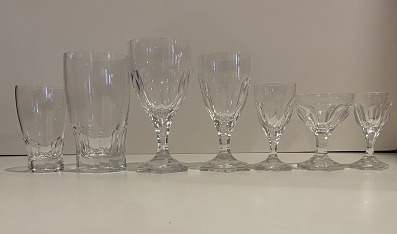 Glassware Rosersbergh
Kosta Boda
Elis Bergh
12 of each sold together
